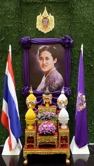 คนไทยที่พำนักในฟิลิปปินส์มาร่วมลงนามถวายชัยมงคล