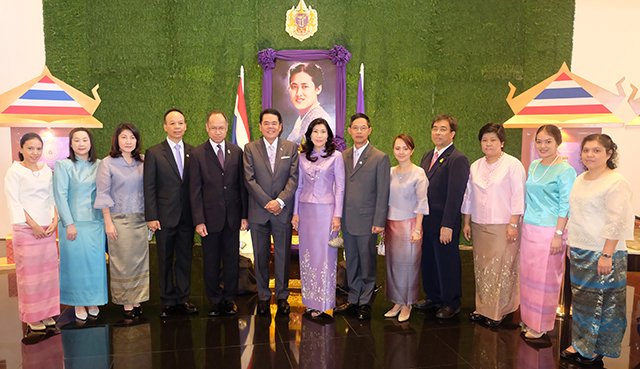 คนไทยที่พำนักในฟิลิปปินส์มาร่วมลงนามถวายชัยมงคล